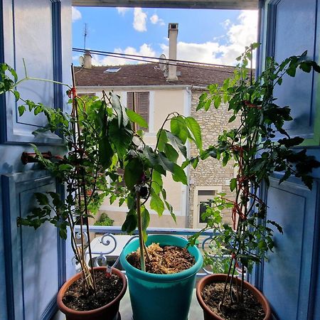 Chez Mamichou Apartamento Moret-sur-Loing Exterior foto